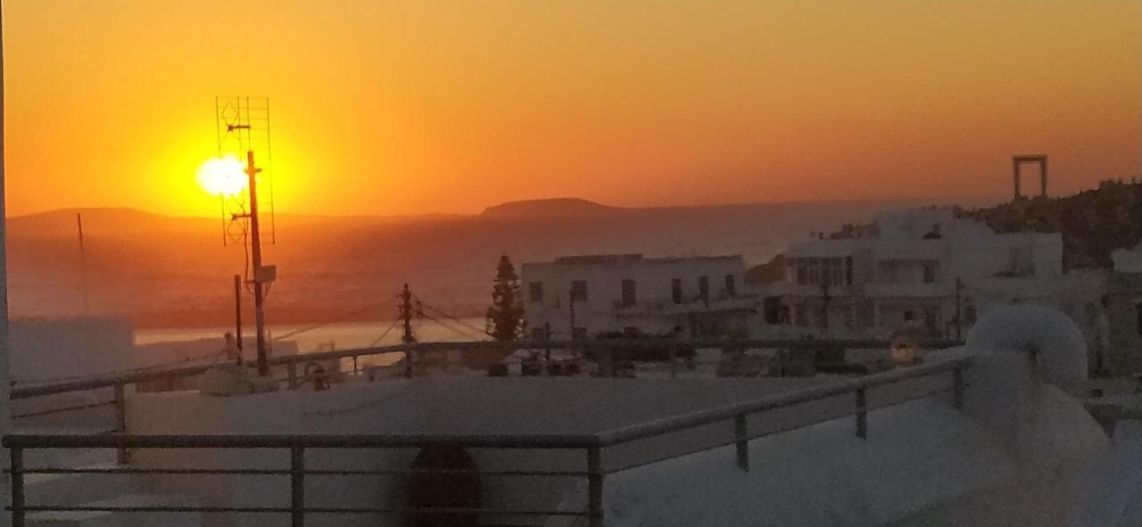 فيلا Naxion Esti - Διαμονή Στην Παλιά Χώρα Της Νάξου Naxos City المظهر الخارجي الصورة